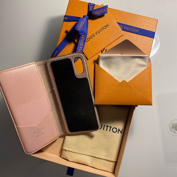 Louis Vuitton Monogram Canvas iPhone X Folio Case - Picture 5 of 9